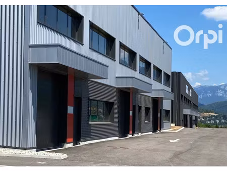 location locaux professionnels à voiron (38500)  1 746 €