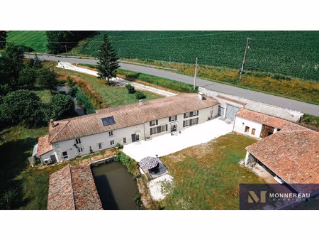 propriete avec belle demeure renovee et moulin en activite