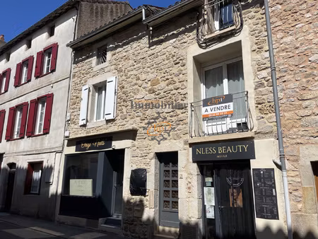 vente maison de village avec appartement t5 et deux locaux c