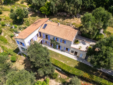 castellar limite menton  sublime bergerie de 230m2 vaste ter