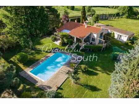 propriete de plain pied avec gites  au calme  dans un ecrin de verdure   estoher