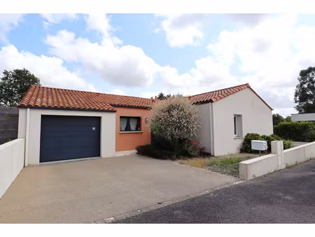 maison de plain pied offrant 115 m2  4 chambres  garage de 5