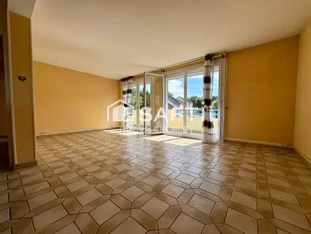 bel appartement lumineux avec balcon  cave et garage