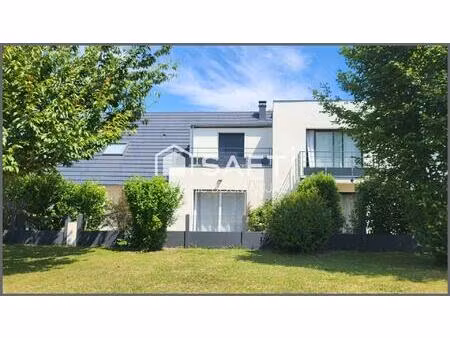 spacieux pavillon de 230 m2 6 chambres avec autonomie de plain pied