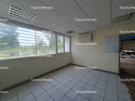 local d'activites a louer