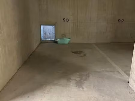 parking à louer 9 m² - corbeil-essonnes (91) - 50€