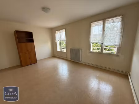 appartement à vendre 4 pièces 76 m² - richelieu (37) - 40 900€