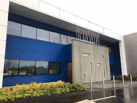 location local d'activités les sorinieres 1 733 m²