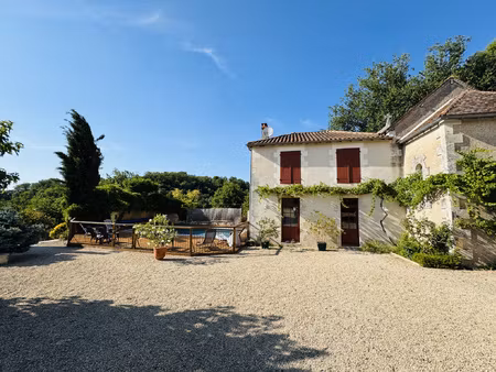 persac à 55 kms de poitiers sud est avec 12 hectares