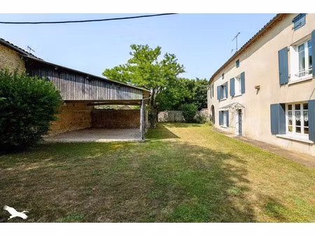 vente maison 4 pièces 168 m² à rouillac (16170)  199 000 €