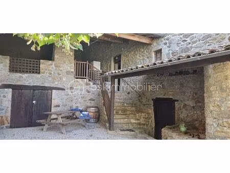 maison en pierre de 265 m² à peaugres