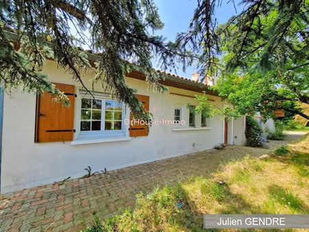 vente maison 7 pièces 165 m² à chef-boutonne (79110)  194 250 €