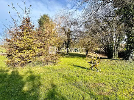 terrain près de la tour du pin à vendre