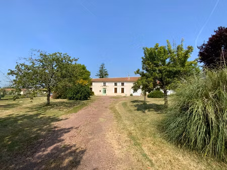 vente maison 5 pièces 176 m² jarnac-champagne (17520)