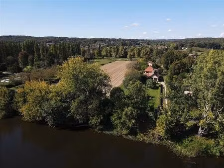 propriete découvrez cette charmante maison de style périgourdin  située dans un...