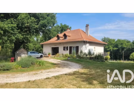 vente maison 11 pièces 235 m² à la roche-chalais (24490)  257 000 €