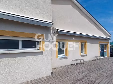 local commercial situé à feurs de 490 m2