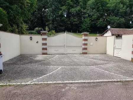 propriété idéale pour les amoureux de la nature  de la chasse et des chevaux proche de st 