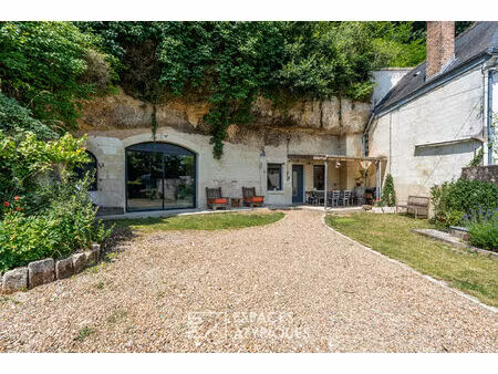 maison troglodytique avec vue