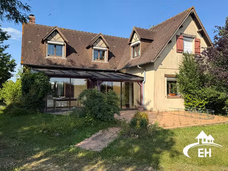 maison familiale avec jardin arbore