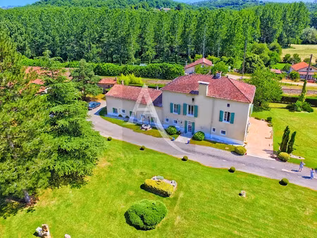 vente maison 12 pièces 263 m² à blanquefort-sur-briolance (47500)  295 000 €