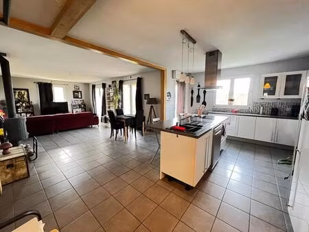 maison de plain-pied. la pommeraie sur sèvre 4 pièces 98 m²