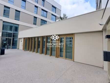 local commercial neuf à annecy-pringy : 108m²