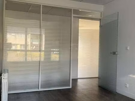 vente bureaux et commerces à ploemeur (56270) : à vendre / 365m² ploemeur