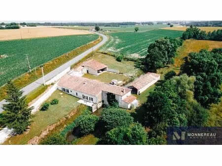 propriete avec belle demeure renovee et moulin en activite
