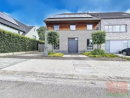 moderne ruime hob met 4 slaapkamers  2 badkamers  groot t...