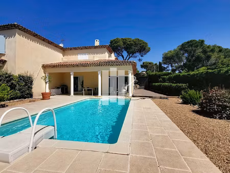 a vendre villa / appartement 4 pieces avec piscine dans doma