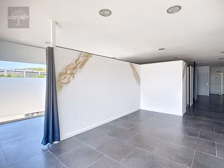 bureau saint-mitre-les-remparts à louer