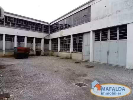 local spacieux de 3600 m² à marnaz.
