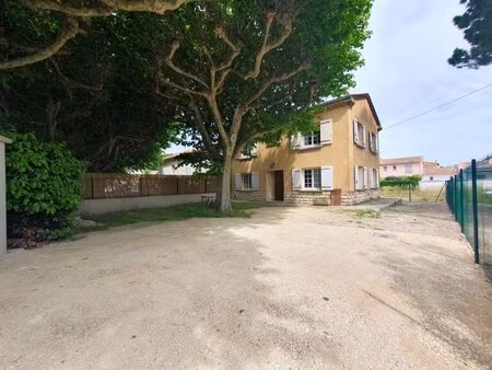 la maison sous le platane  maison familiale au charme authentique