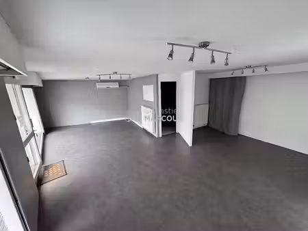 location locaux professionnels 0 pièces à montbrison (42600)  660 €