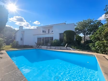 maison 6 pièces - 206 m²