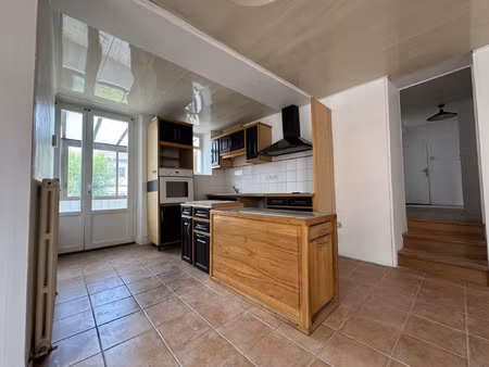 à vendre appartement t4 de 100 m2 avec 3 chambres + bureau