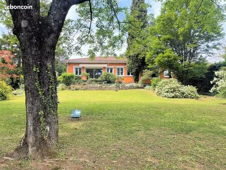 propriété 11 pièces 400 m²