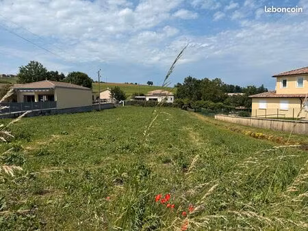 terrain 1805 m² denice