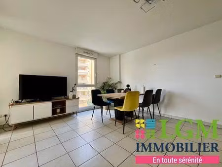 lattes port ariane : appartement t3 avec terrasse vue vasque et un box fermé