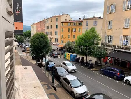 cours napoléon – local professionnel au cœur d’ajaccio