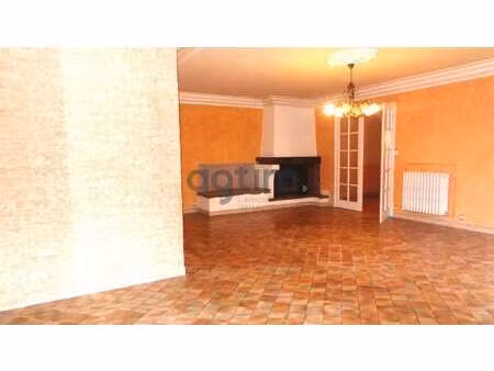 vente maison à nieul-le-dolent (85430) : à vendre / 139m² nieul-le-dolent