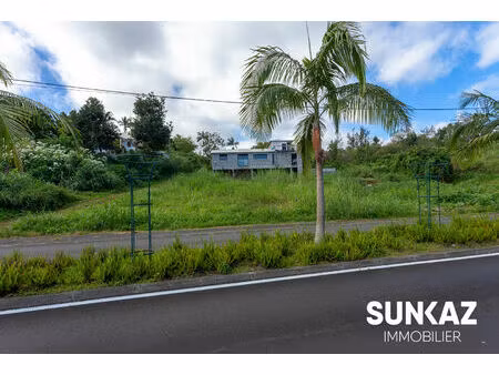 le tampon trois mares terrain de 843 m2