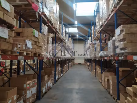 entrepot bureaux 3680 m² a louer a torcy