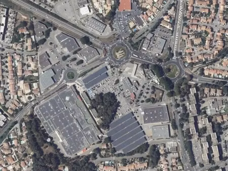 location local commercial - 1200 m2 - istres