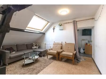 immeuble de 5 unités à manage  idéal pour investissement.