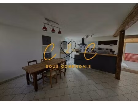sous offre ensemble immobilier avec maison de ville  jardin et local commercial sur la pla