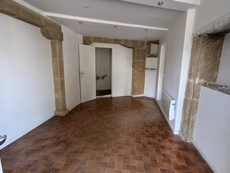 location commerce 28 m² à rognes (13840)