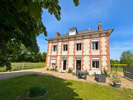 vente maison 8 pièces  190.00m²  charleval