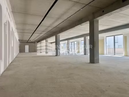 bureaux erp et pmr a vendre à 10 mètres de la gare de fontainebleau-avon